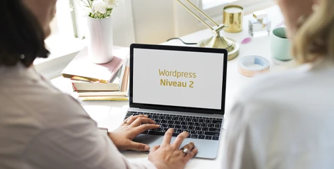 Formations web professionnelles à Toulon - Var : WordPress, réseaux sociaux et communication digitale. Formations personnalisées avec SB'COM.